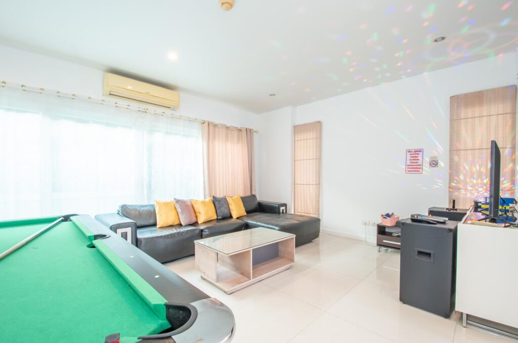 pool villa พัทยา ติดทะเล
