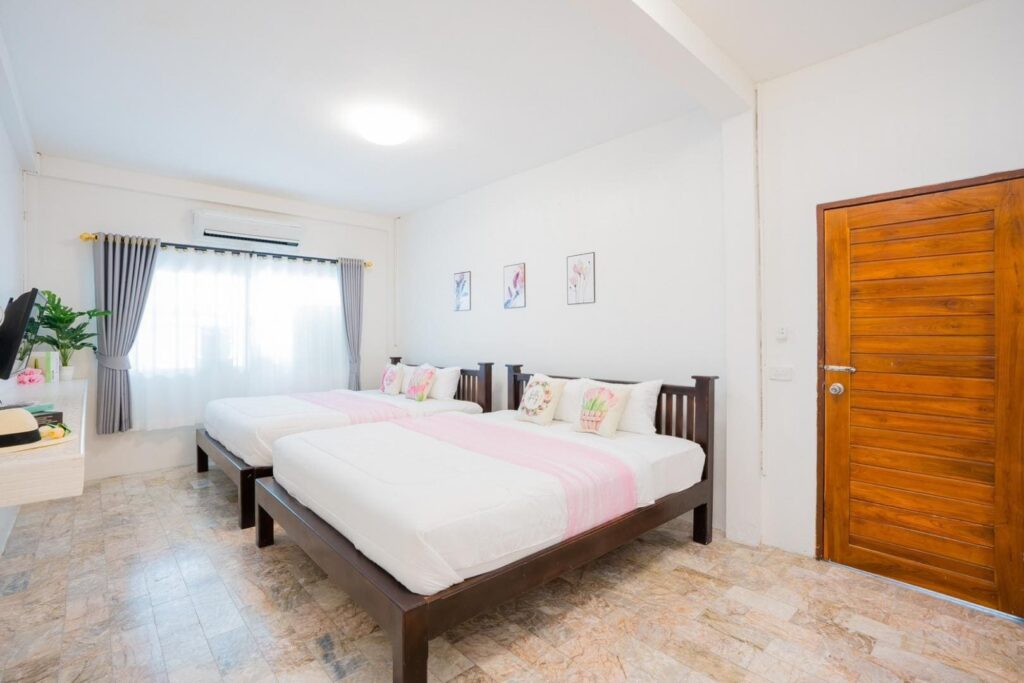 pool villa พัทยา ติดทะเล